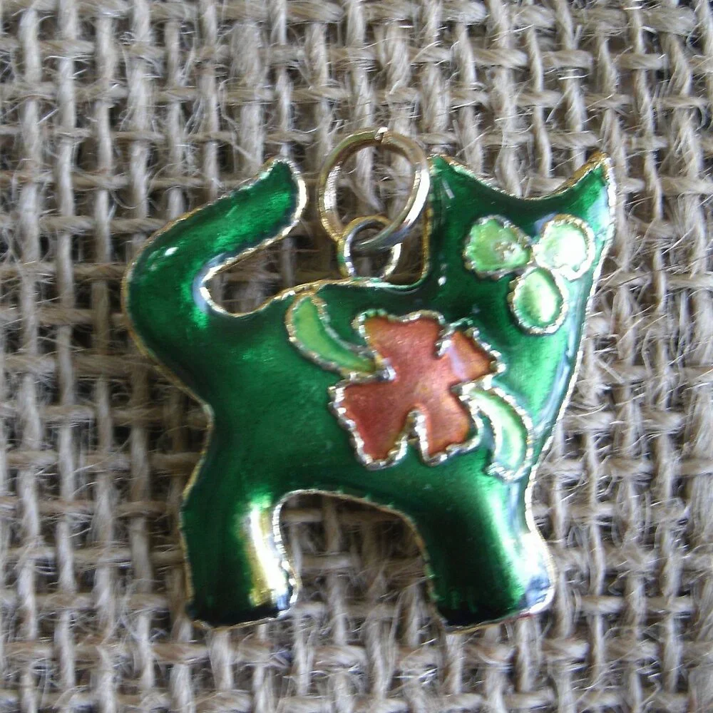 Green Floral Cloisonne Cat Goldtone Pendant - Picture 2 of 9